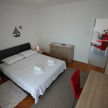 Apartment Vanda Novi Vinodolski Esterno foto